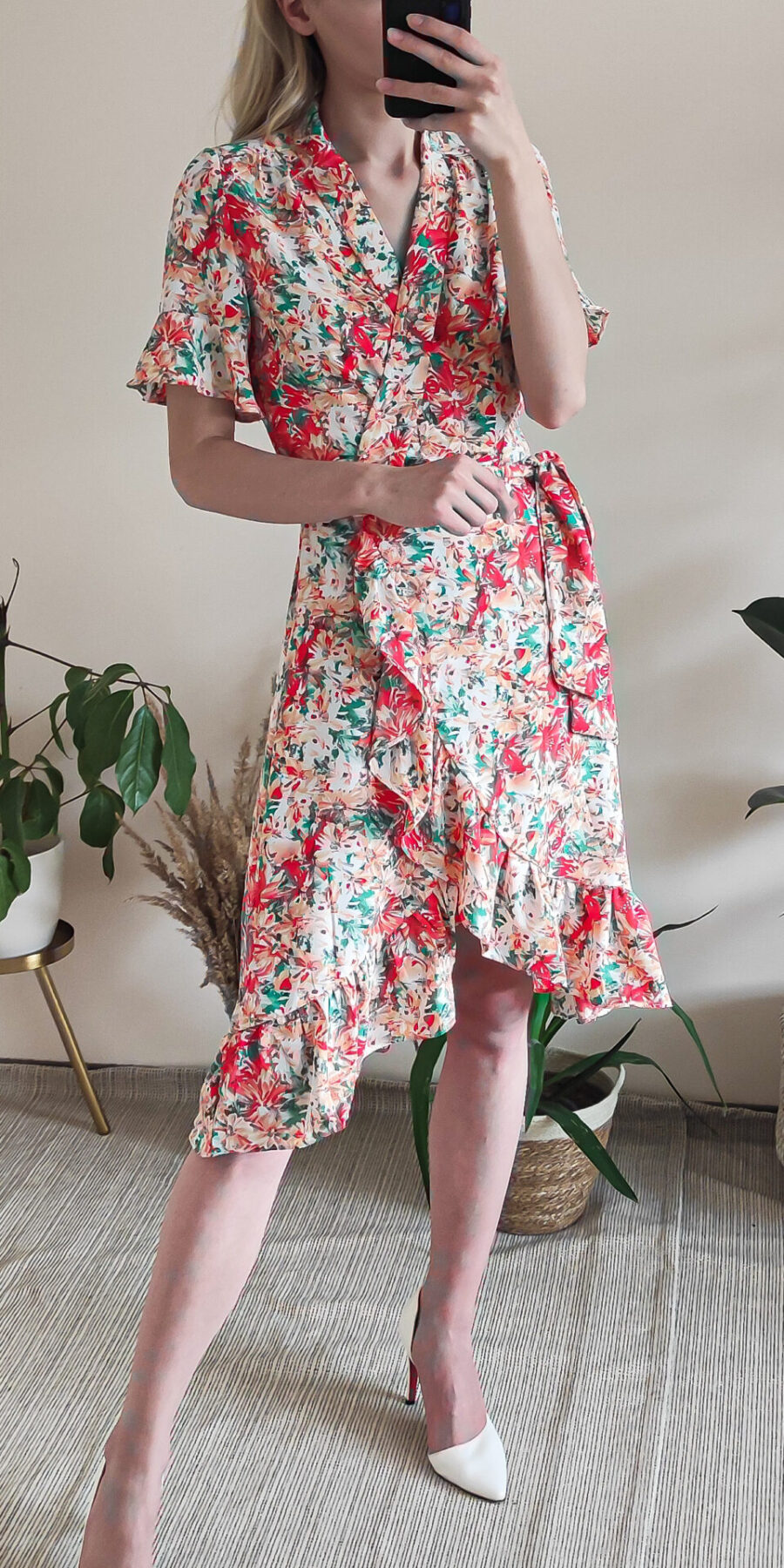 Ptelea - zakładkowa sukienka w kwiaty