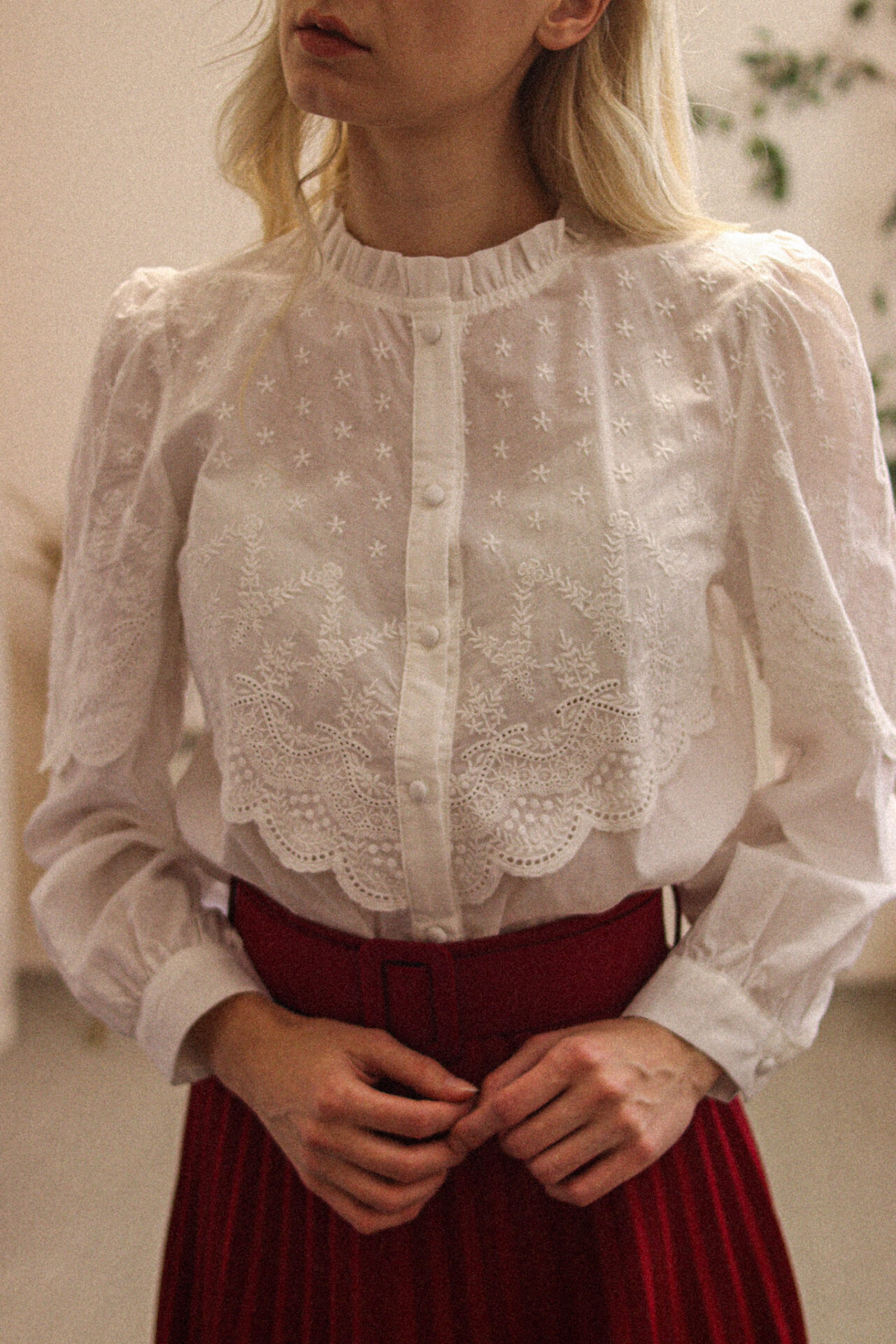 Neottia - bawełniana koszula z bufiastymi rękawami