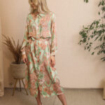 Acacia Tortillis - lekka sukienka z guzikami i wiązaniem