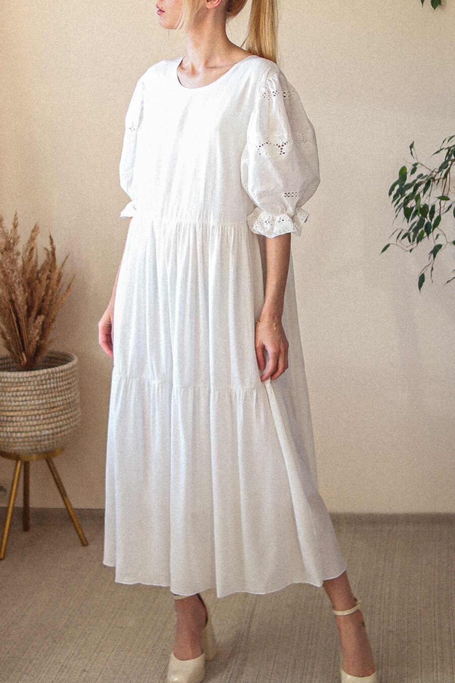 Calluna muślin - muślinowa sukienka z ażurowymi rękawkami