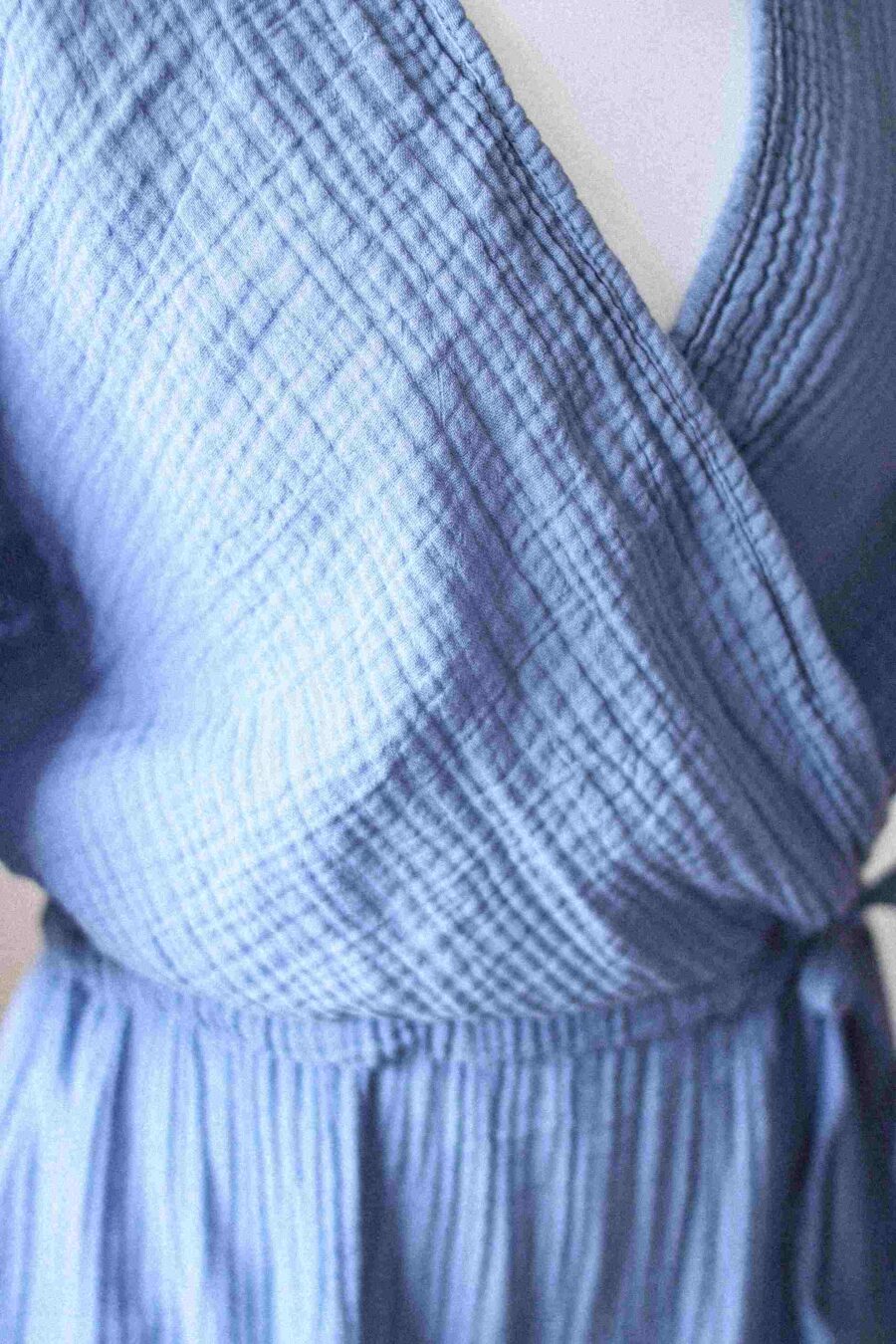 Zeostera muślin – sukienka ze ściągaczem w talii