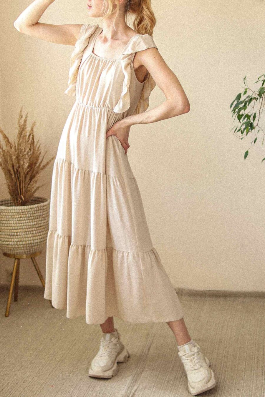 Urtica - sukienka midi z falbankami na ramiączkach