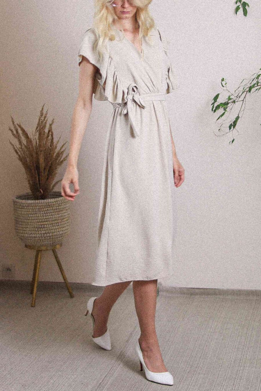 Valerianella - sukienka midi z zakładkowym dekoltem