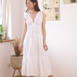 Lysimachia - bawełniana, biała sukienka z falbankami na ramiączkach