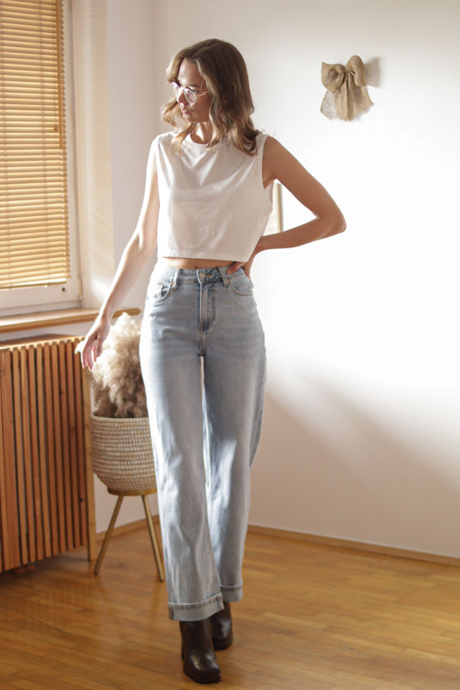 Cynodontium - jasne jeansy z wysokim stanem, prostymi nogawkami i podwinięciem-2