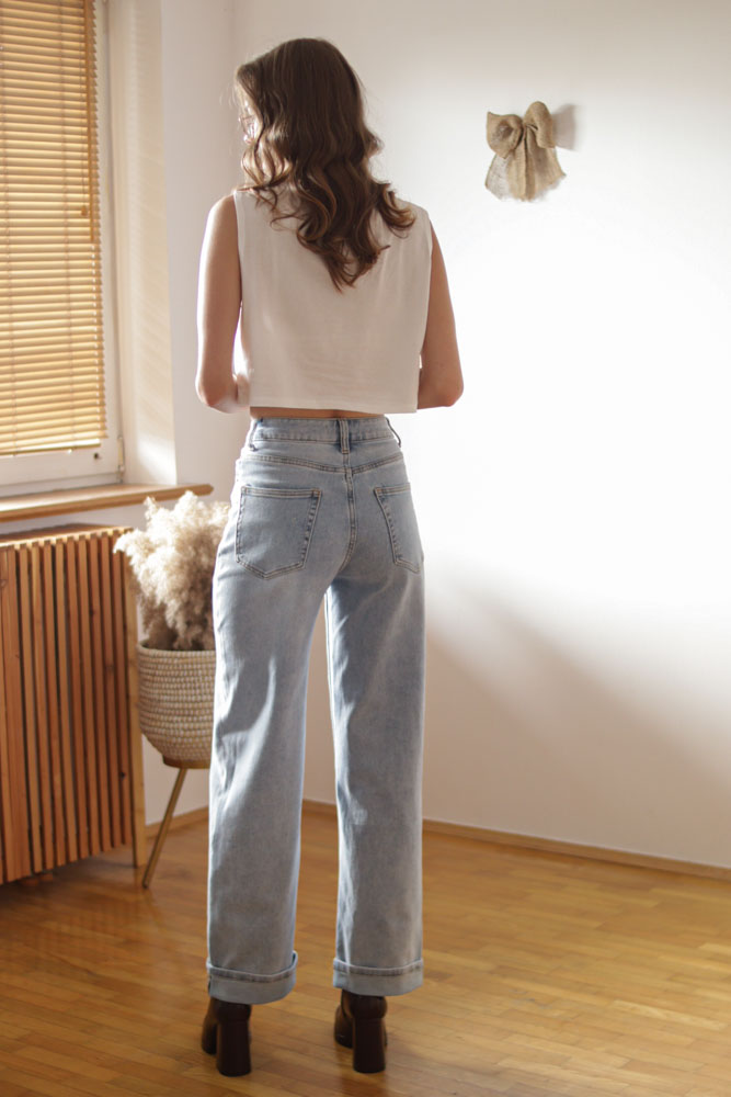 Cynodontium - jasne jeansy z wysokim stanem, prostymi nogawkami i podwinięciem-3