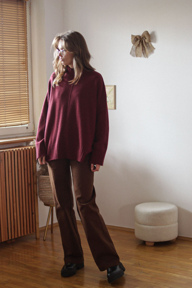 Campsis - oversizowy sweter z półgolfem (80% wełna)-11