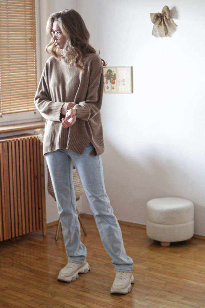 Campsis - oversizowy sweter z półgolfem (80% wełna)-15