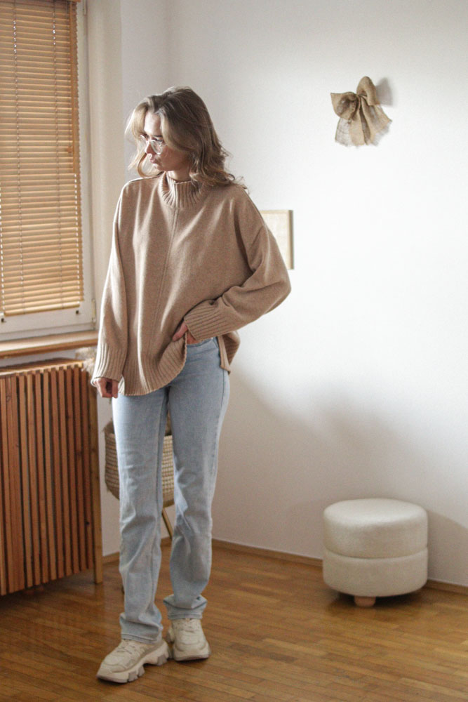 Campsis - oversizowy sweter z półgolfem (80% wełna)-5