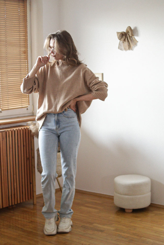 Campsis - oversizowy sweter z półgolfem (80% wełna)-7