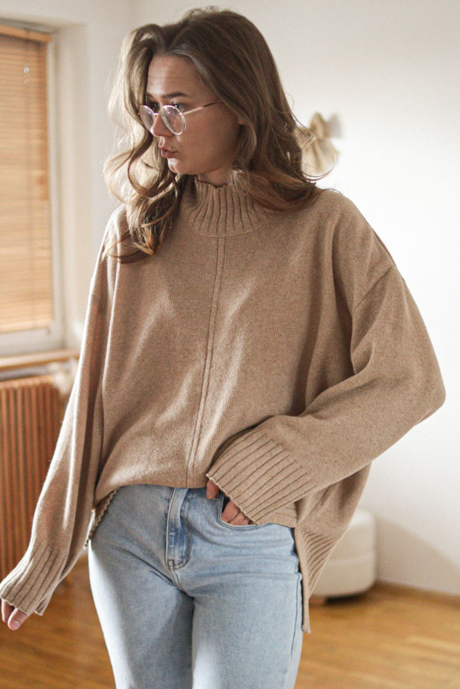 Campsis - oversizowy sweter z półgolfem (80% wełna)-8