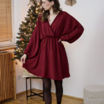 Pistacia - krótka sukienka z zakładkowym dekoltem