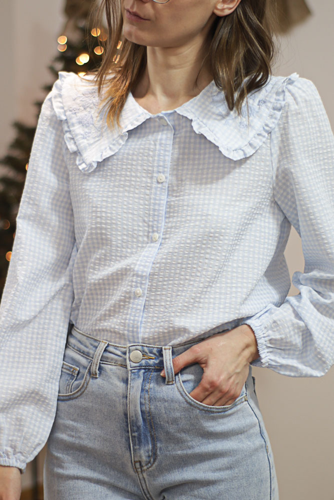 Campylopus - koszula w pastelową kratkę z haftami na ozdobnym kołnierzyku