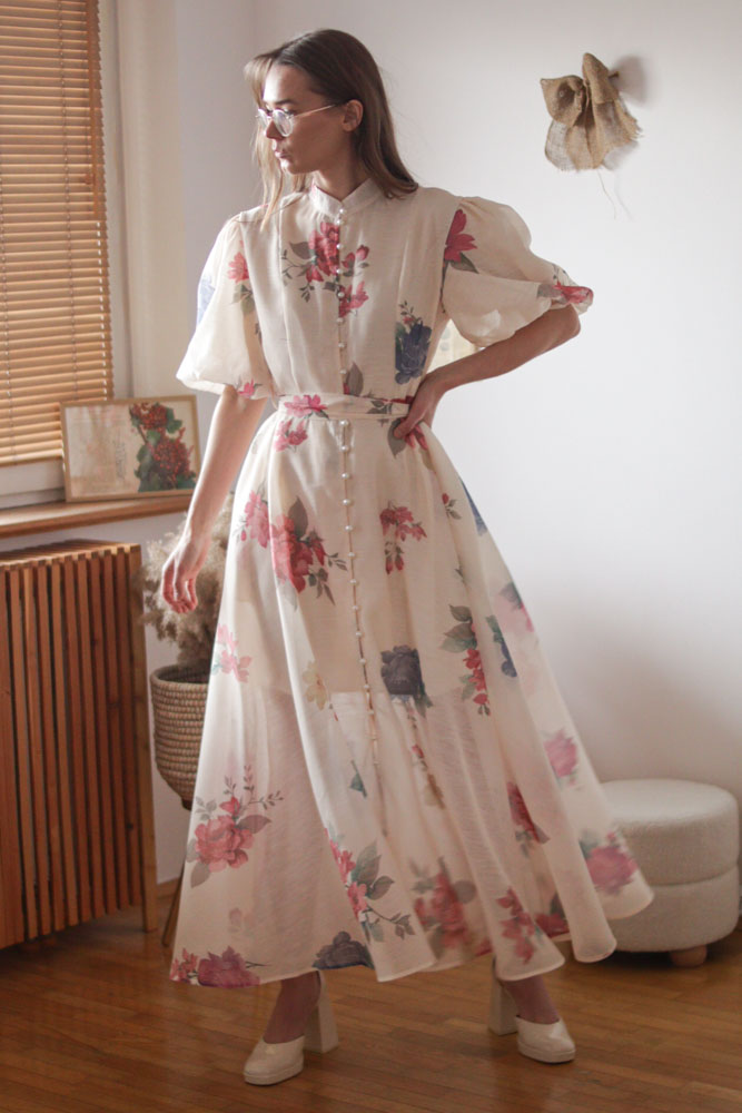 Ambrosia - rozkloszowana sukienka zapinana na guziki z bufiastymi rękawami -14