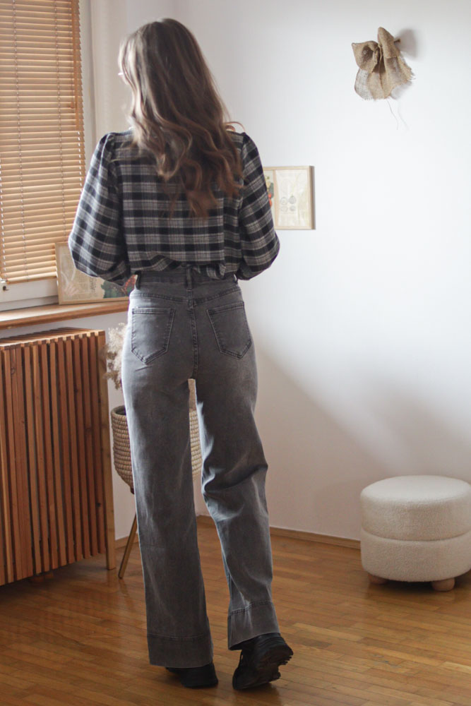 Amygdalus - długie, czarne jeansy z prostą nogawką i wysokim stanem -03