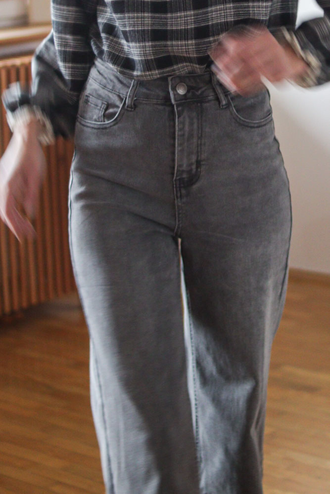 Amygdalus - długie, czarne jeansy z prostą nogawką i wysokim stanem -04