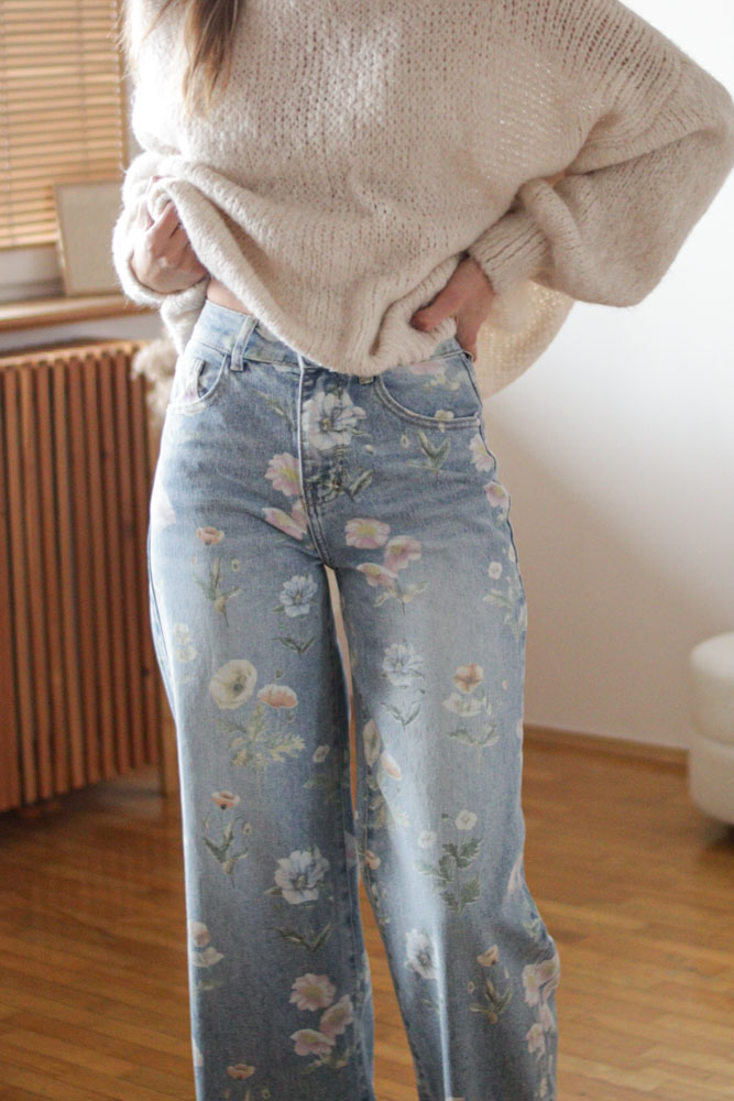 Anubias - proste jeansy z wysokim stanem w kwiaty-1