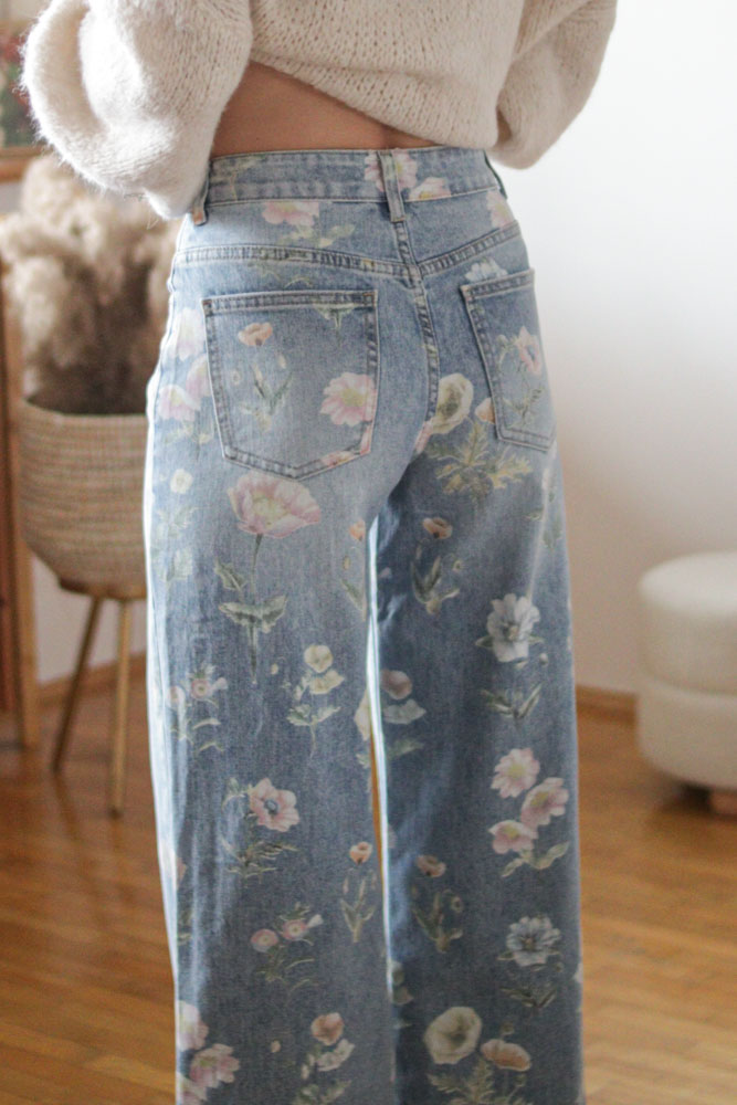 Anubias - proste jeansy z wysokim stanem w kwiaty-3