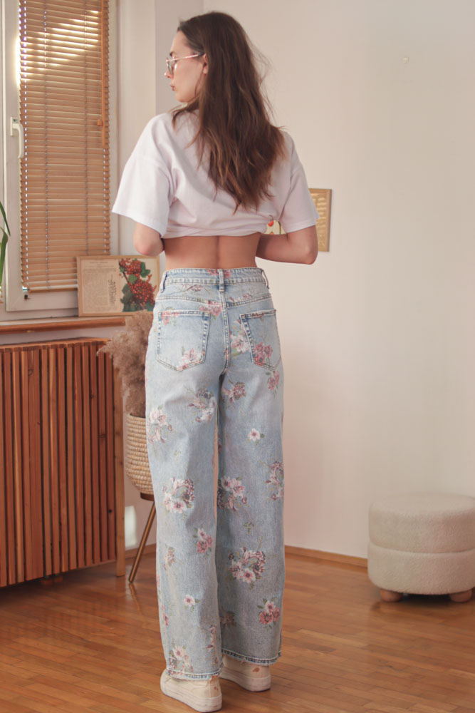 Torilis - jasne jeansy w kwiaty-03