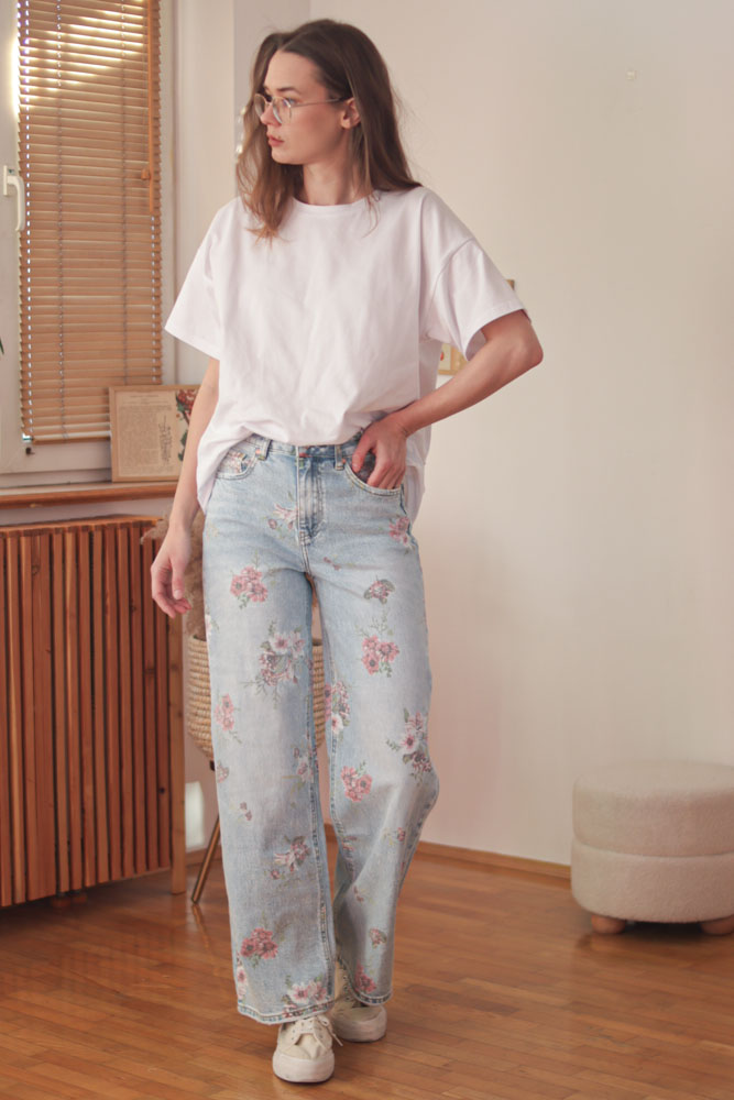 Torilis - jasne jeansy w kwiaty-04