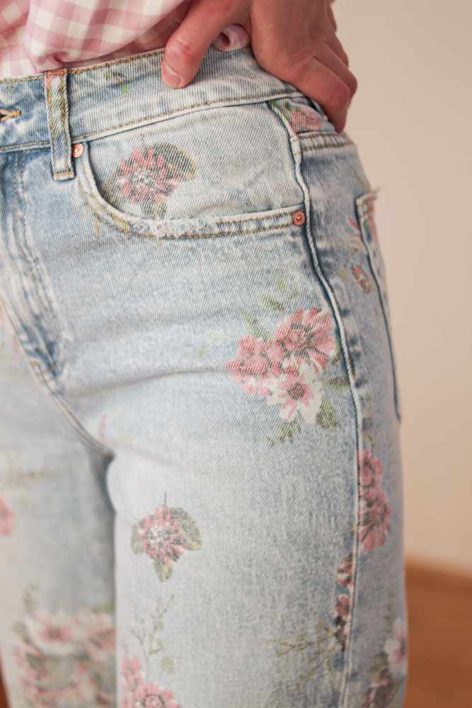 Torilis - jasne jeansy w kwiaty-16