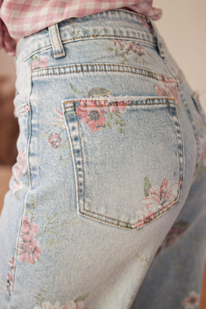Torilis - jasne jeansy w kwiaty-17