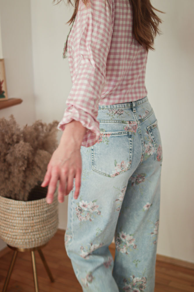 Torilis - jasne jeansy w kwiaty-21