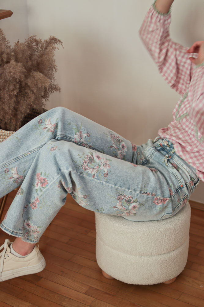 Torilis - jasne jeansy w kwiaty-25