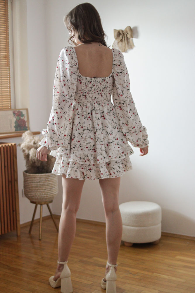 Aberia - krótka sukienka z marszczeniami przy biuście w kwiatki-10