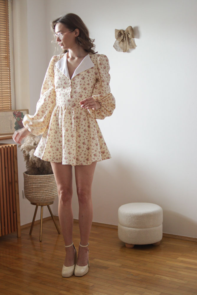 Zoysia - bawełniana, krótka sukienka z kołnierzem w kwiatki-06