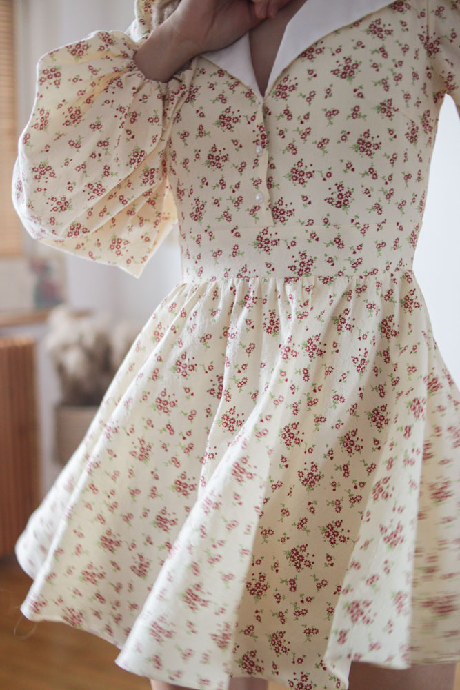 Zoysia - bawełniana, krótka sukienka z kołnierzem w kwiatki-13