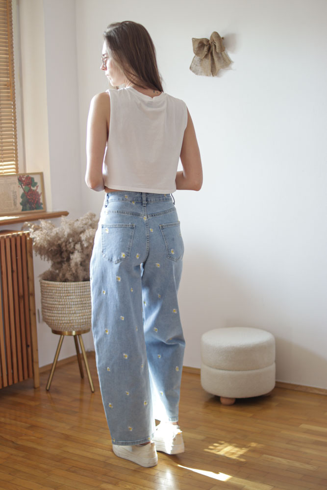 Bellis BALLOON - jeansy o kroju ballon w haftowane stokrotki-4