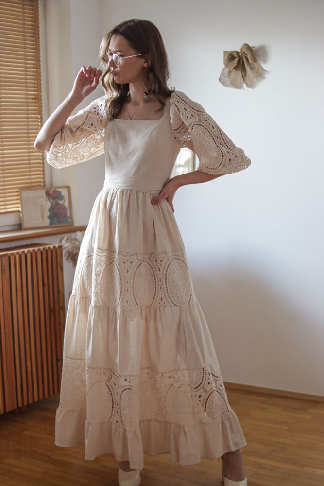 Mentha - beżowa sukienka maxi z ażurowymi rękawami-14