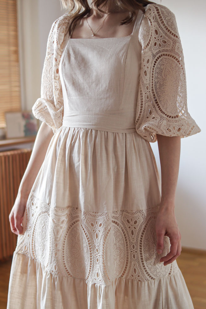 Mentha - beżowa sukienka maxi z ażurowymi rękawami-8