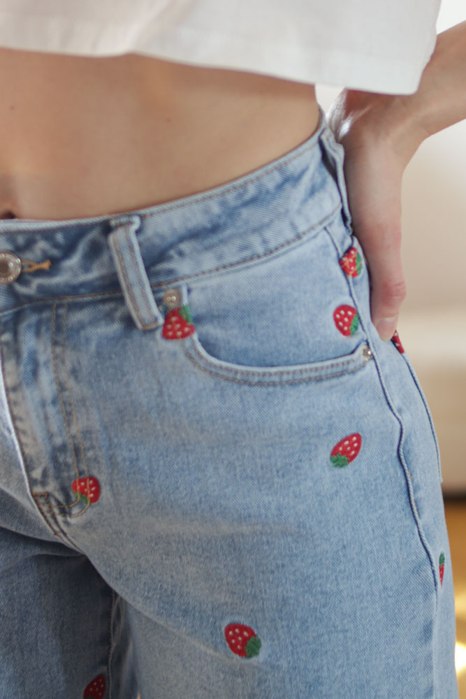 Sorbus WIDE LEG - jeansy w haftowane truskawki-9