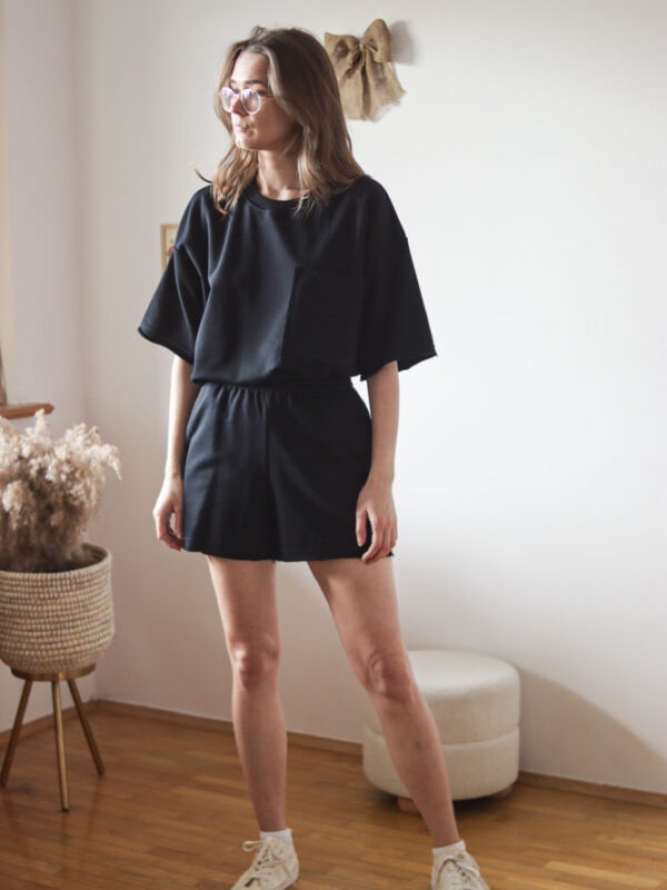 Juglans - komplet dresowy: szorty + bluzka oversize